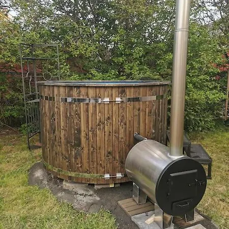 Wooden House *Sauna *Fireplace *Yard Hot Tub *Wifi Horská chata *